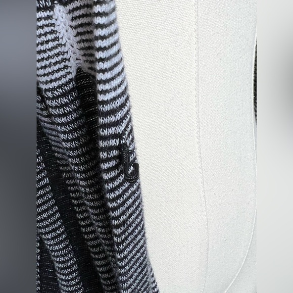 Nic + Zoe Trust Me White Black Striped Swing Cardigan Mid Length Cotton Size S - Picture 3 of 10